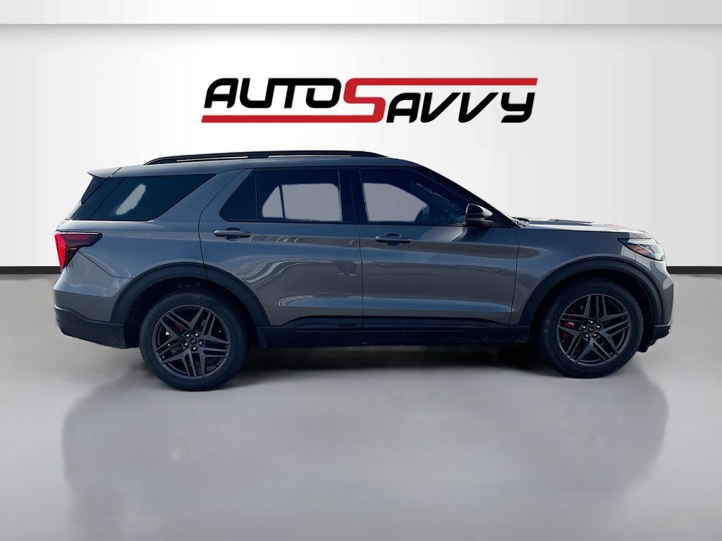 Used 2025 Ford Explorer ST AWD/4WD image 8