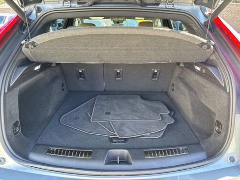 Used 2025 Cadillac XT4 Premium Luxury w/ Technology Package image 8