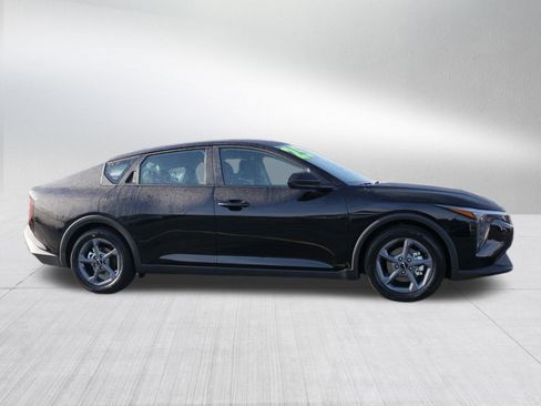 New 2025 Kia K4 LXS image 2