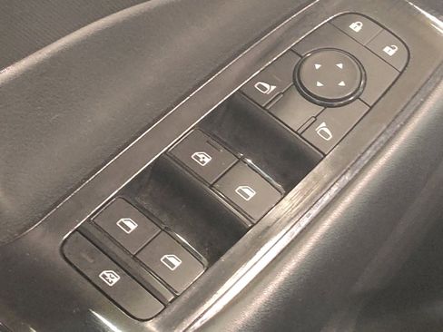 Used 2024 Nissan Rogue S AWD/4WD image 27