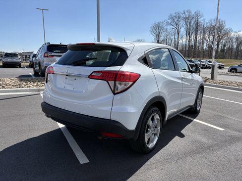 Used 2021 Honda HR-V LX image 9
