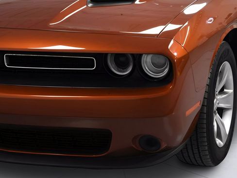 Used 2021 Dodge Challenger SXT image 37