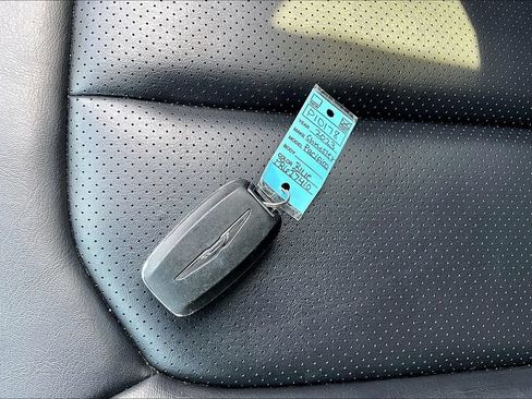 Used 2023 Chrysler Pacifica Touring-L FWD image 32