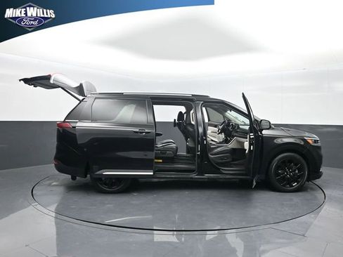 Used 2022 Kia Carnival SX FWD image 27
