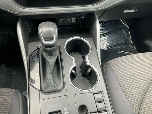 Used 2024 Toyota Highlander LE image 22