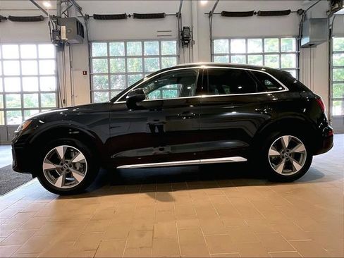 Used 2023 Audi Q5 2.0T Premium w/ Convenience Package AWD/4WD image 3