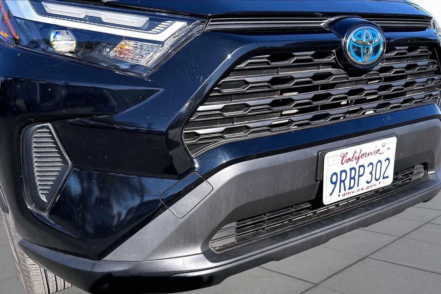 Used 2024 Toyota RAV4 LE AWD/4WD image 29