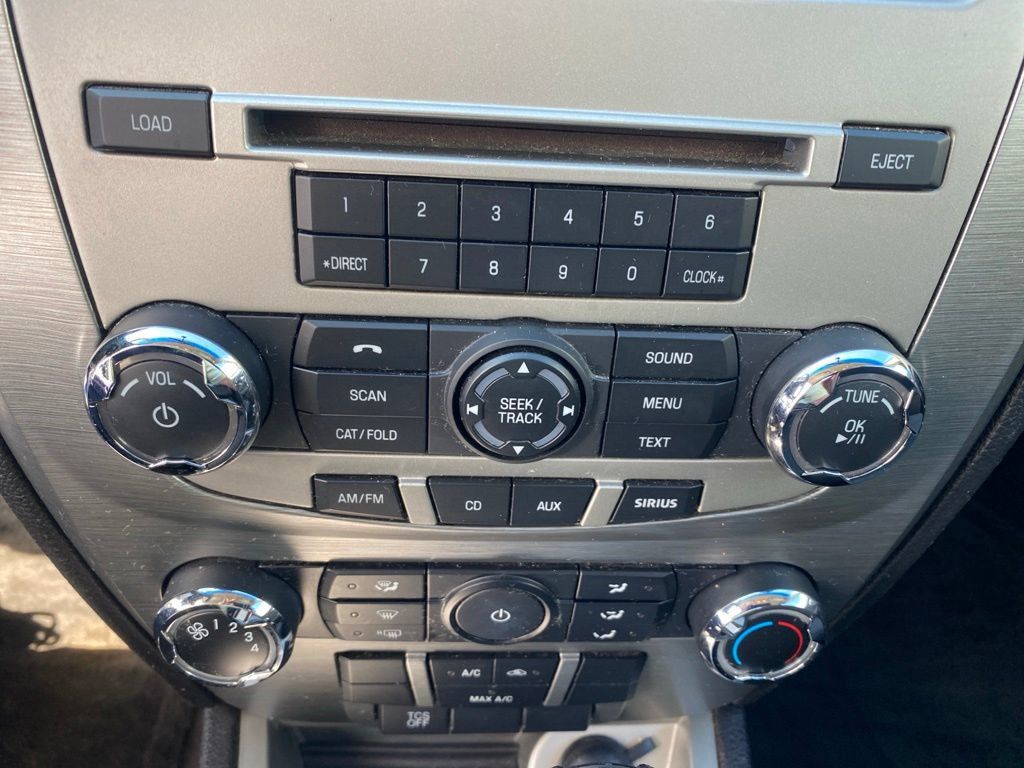 Used 2011 Ford Fusion SE FWD image 11