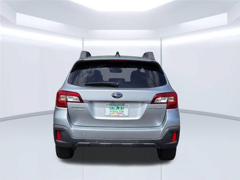 Used 2018 Subaru Outback 2.5i Limited AWD/4WD image 17