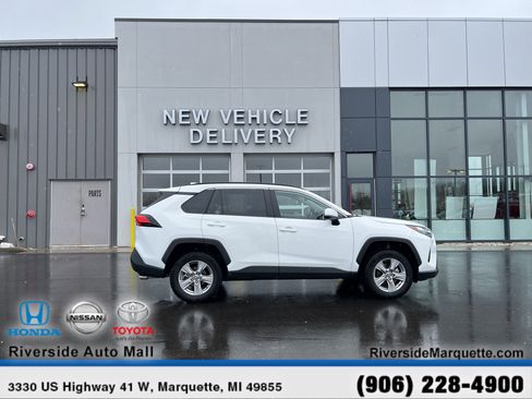 Used 2025 Toyota RAV4 XLE image 10