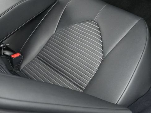 Used 2024 Toyota Camry SE FWD image 32