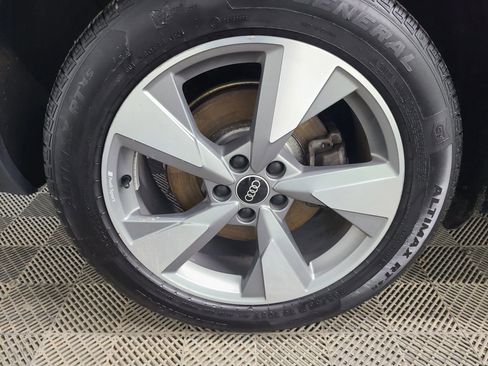 Used 2020 Audi Q5 2.0T Premium w/ Titanium Sport Package image 15