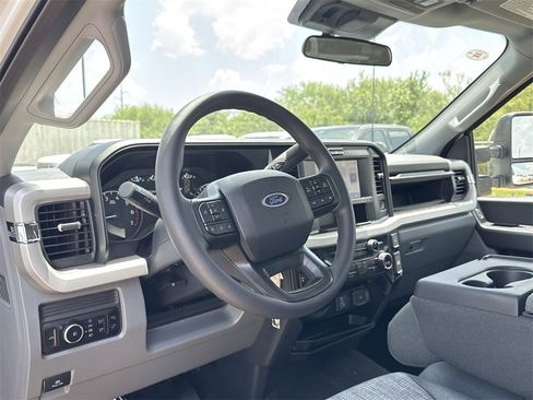 New 2025 Ford F350 XLT w/ FX4 Off-Road Package image 25