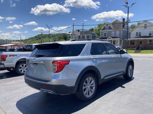 Used 2023 Ford Explorer XLT w/ Equipment Group 202A AWD/4WD image 6