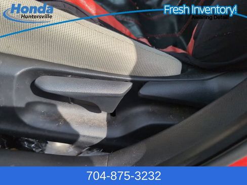 Used 2021 Toyota Corolla LE image 18