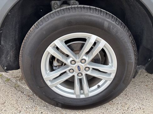 Used 2022 Ford Explorer XLT AWD/4WD image 11