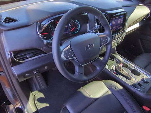 Certified 2023 Chevrolet Traverse RS image 13