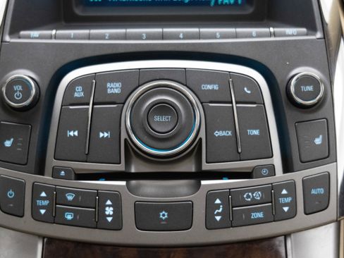 Used 2010 Buick LaCrosse CXL image 32