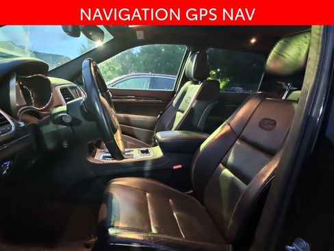 Used 2017 Jeep Grand Cherokee Overland AWD/4WD image 6