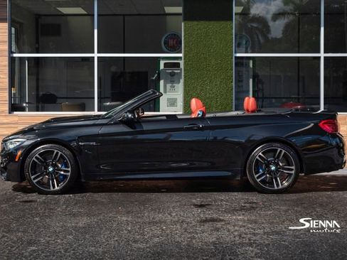 Used 2018 BMW M4 Convertible image 10