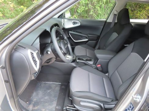 New 2025 Kia Soul LX image 16