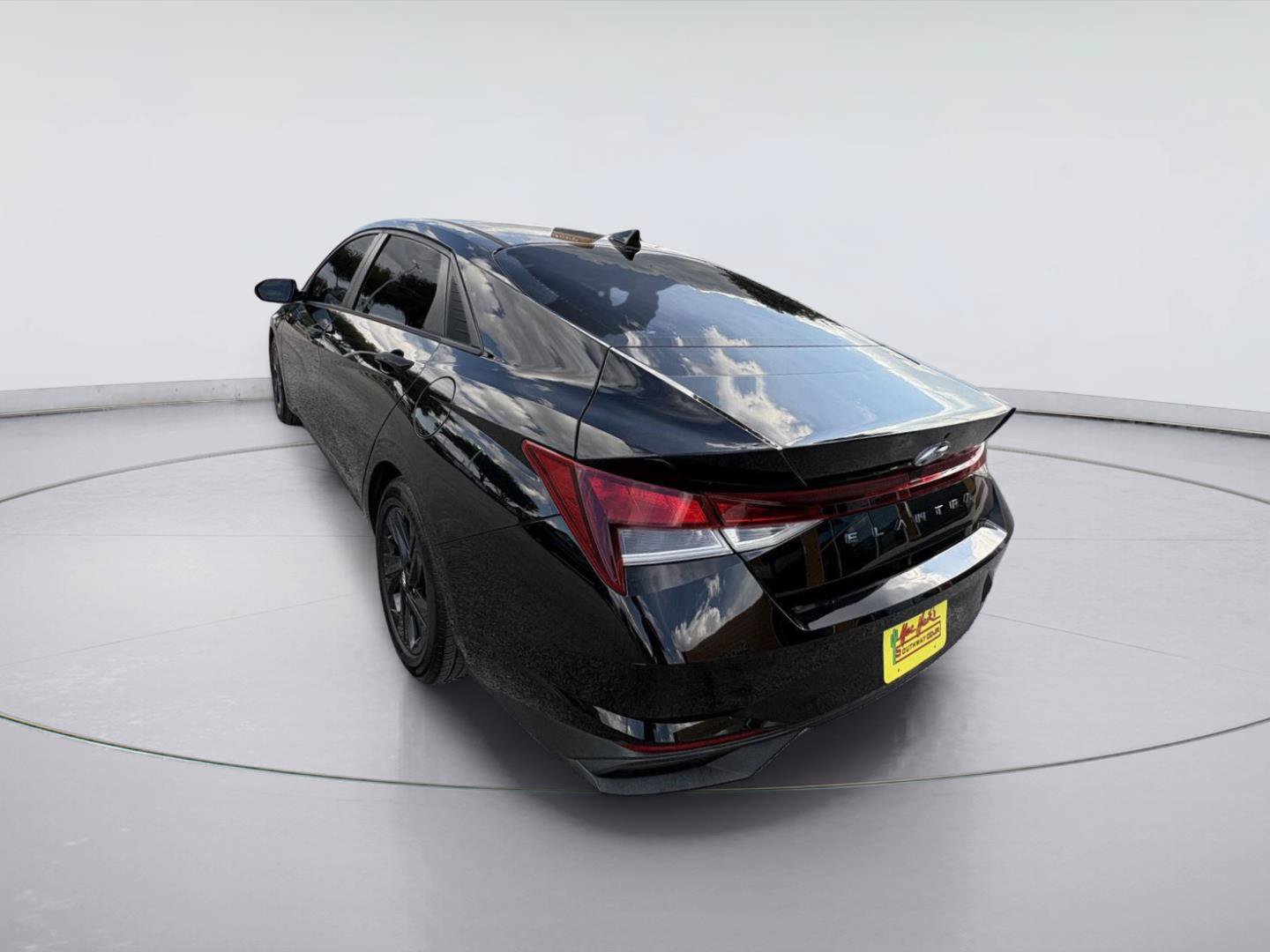 Used 2021 Hyundai Elantra SEL FWD image 7