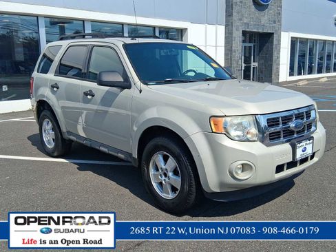 Used 2009 Ford Escape XLT image 1
