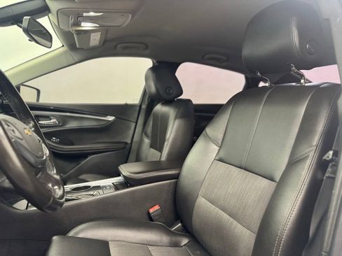 Used 2019 Chevrolet Impala LT FWD image 7