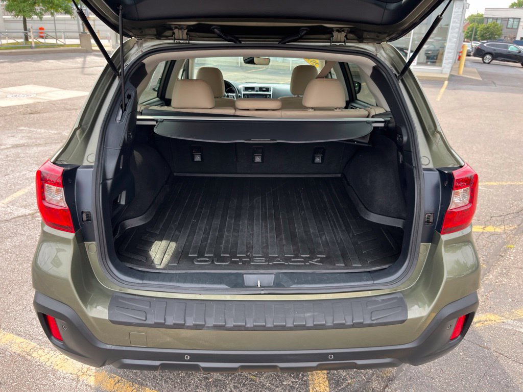 Used 2018 Subaru Outback 3.6R Limited AWD/4WD image 29