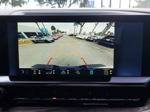 Certified 2025 Chevrolet Silverado 2500 LTZ w/ LTZ Convenience Package image 31