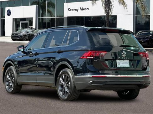 Used 2022 Volkswagen Tiguan SE w/ Panoramic Sunroof Package FWD image 6