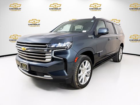 Used 2021 Chevrolet Suburban High Country AWD/4WD image 3