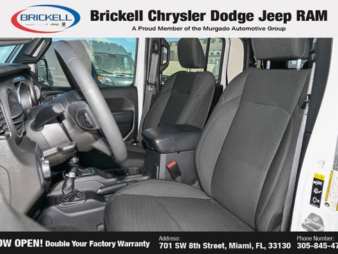 Used 2023 Jeep Gladiator Sport AWD/4WD image 16