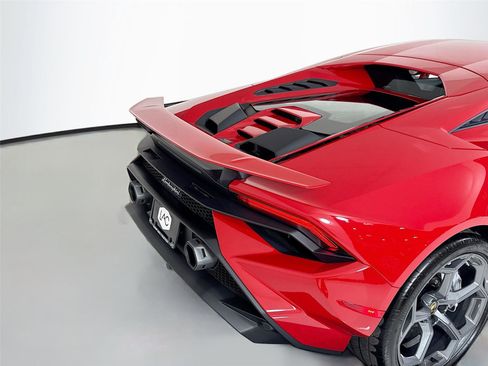Used 2023 Lamborghini Huracan Tecnica image 34