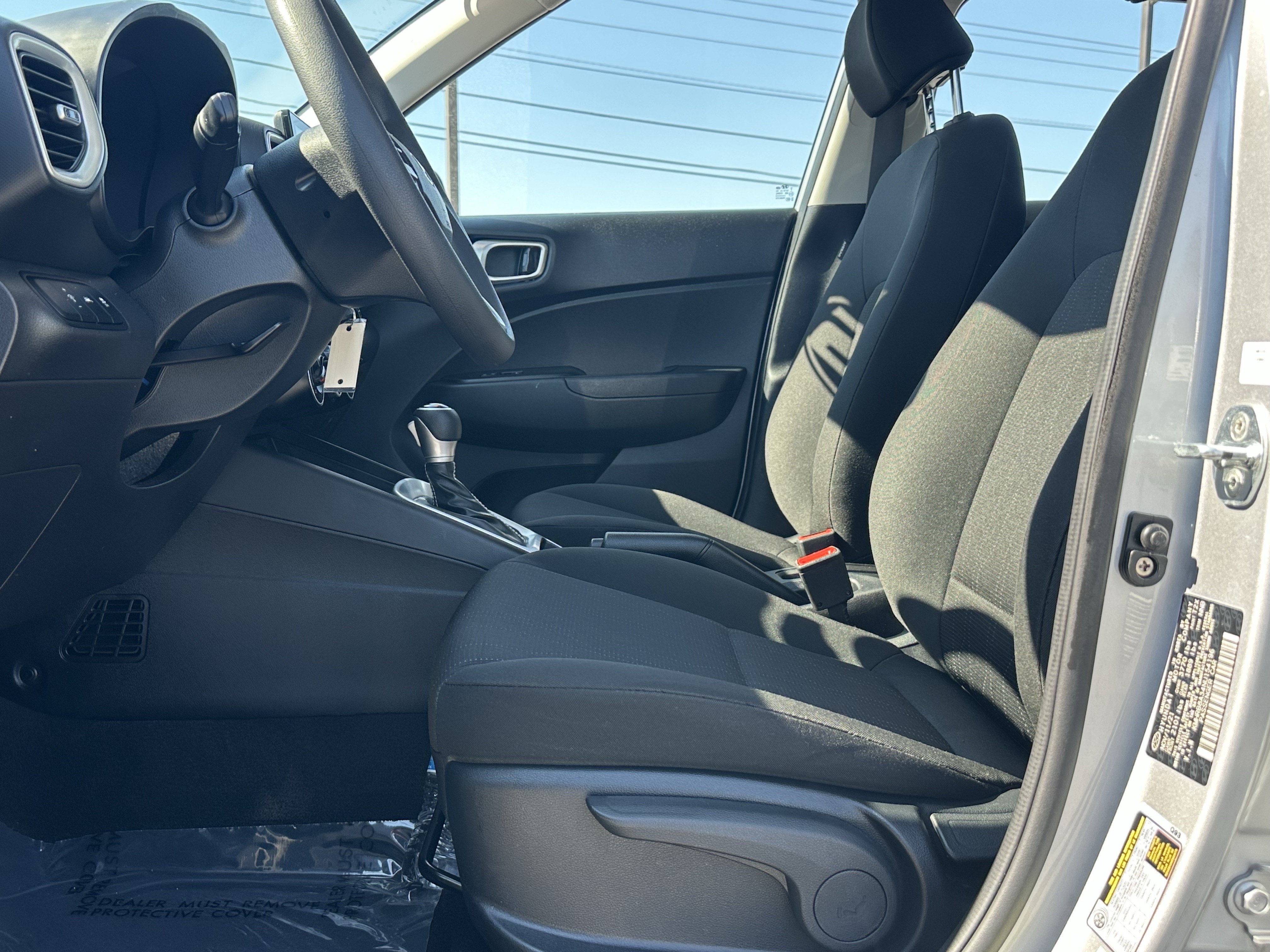 Used 2022 Hyundai Venue SE w/ Cargo Package FWD image 9