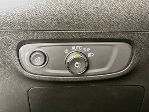 Used 2024 Buick Encore GX Preferred w/ Comfort Package FWD image 17