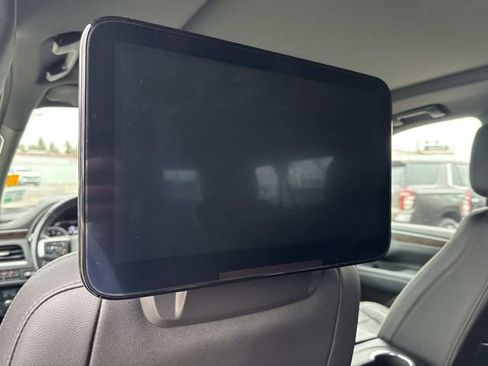 Used 2021 Chevrolet Suburban Premier image 13