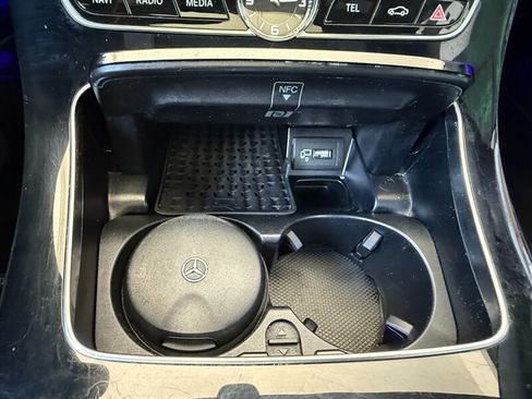 Used 2017 Mercedes-Benz E 300 image 35