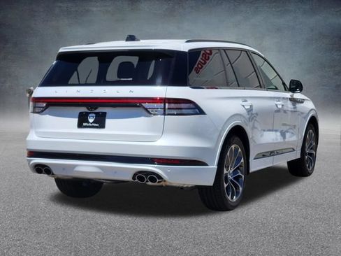 New 2026 Lincoln Aviator AWD image 7