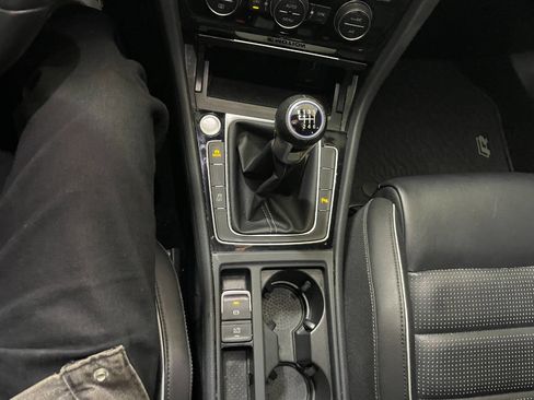 Used 2019 Volkswagen Golf R 4-Door image 39