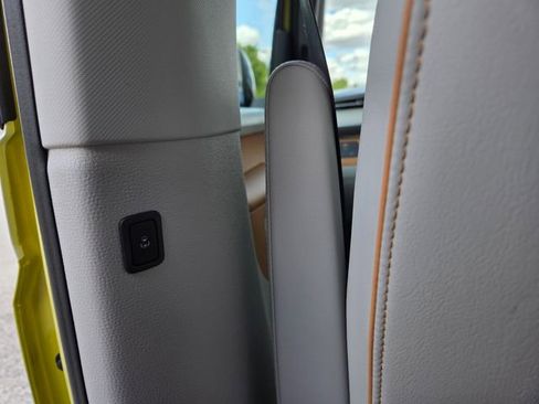 Used 2025 Volkswagen ID. Buzz 1st Edition RWD image 21