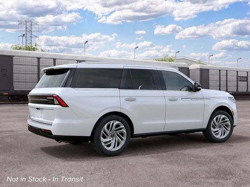 New 2027 Lincoln Navigator Reserve AWD/4WD image 6