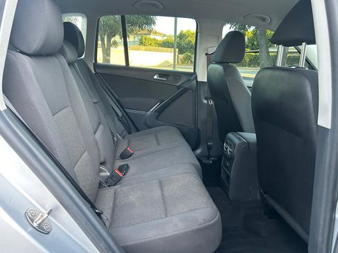 Used 2017 Volkswagen Tiguan Limited w/ Premium Package image 14