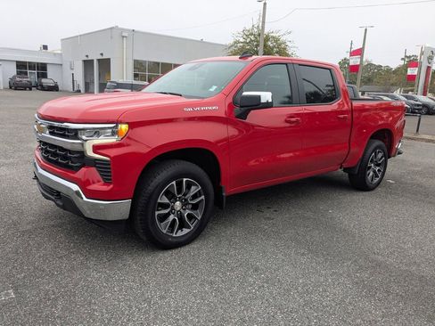 Used 2024 Chevrolet Silverado 1500 LT AWD/4WD image 8