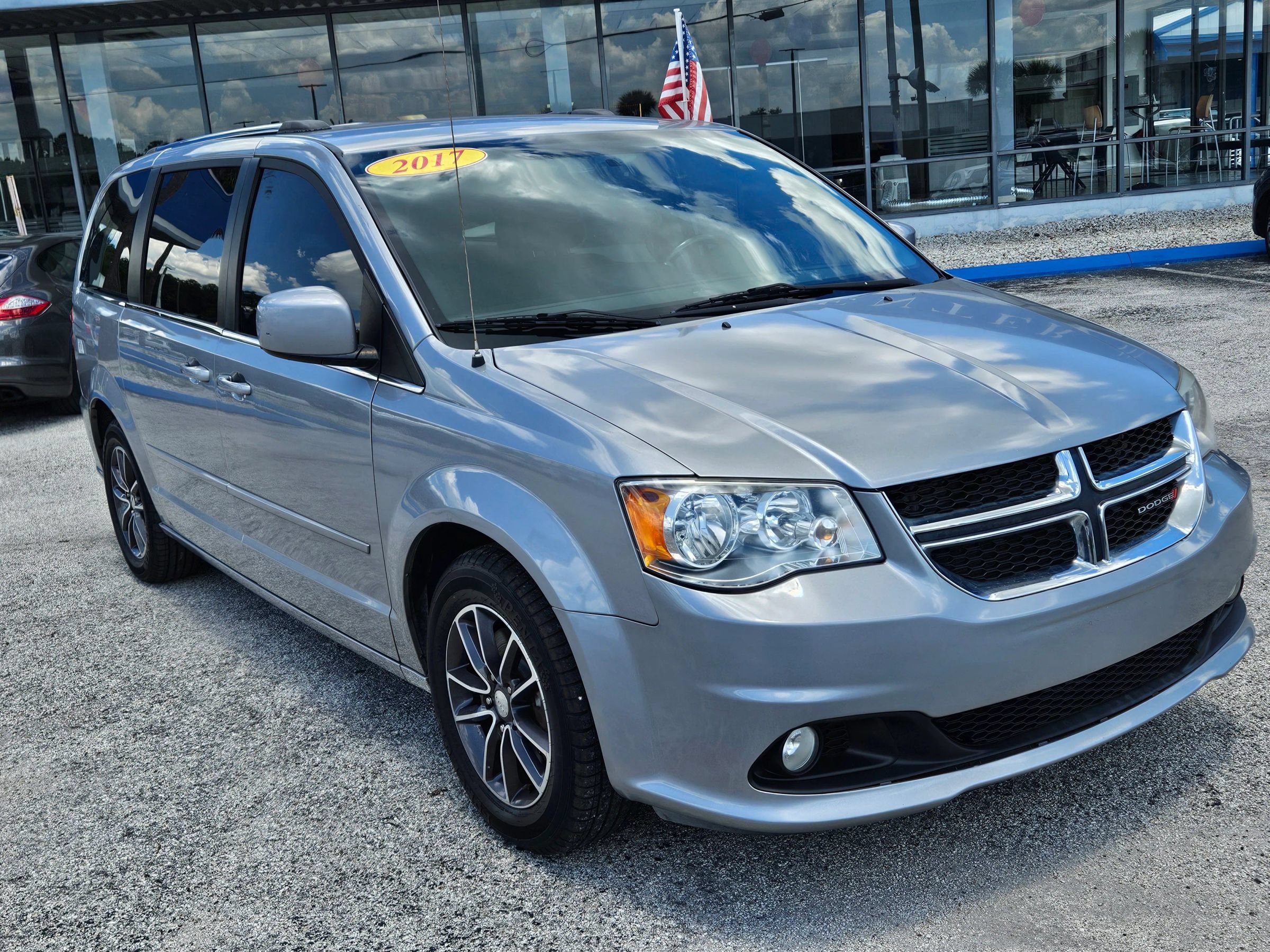 Used 2017 Dodge Grand Caravan SXT FWD image 20