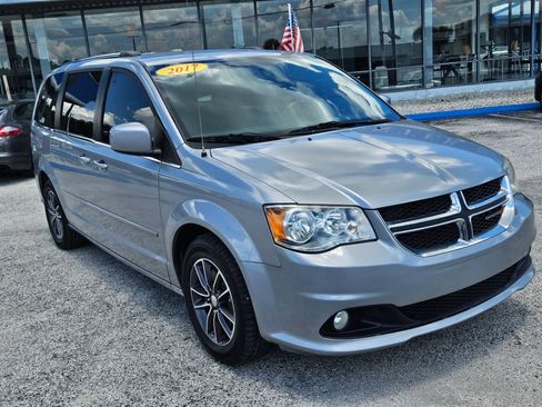 Used 2017 Dodge Grand Caravan SXT FWD image 20