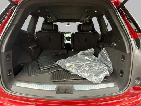 Used 2024 Cadillac XT6 Sport w/ Technology Package image 17