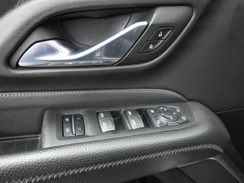 Used 2023 GMC Yukon Denali AWD/4WD image 27