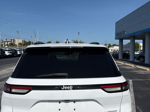 Used 2024 Jeep Grand Cherokee Laredo X w/ Luxury Tech Group I RWD image 4