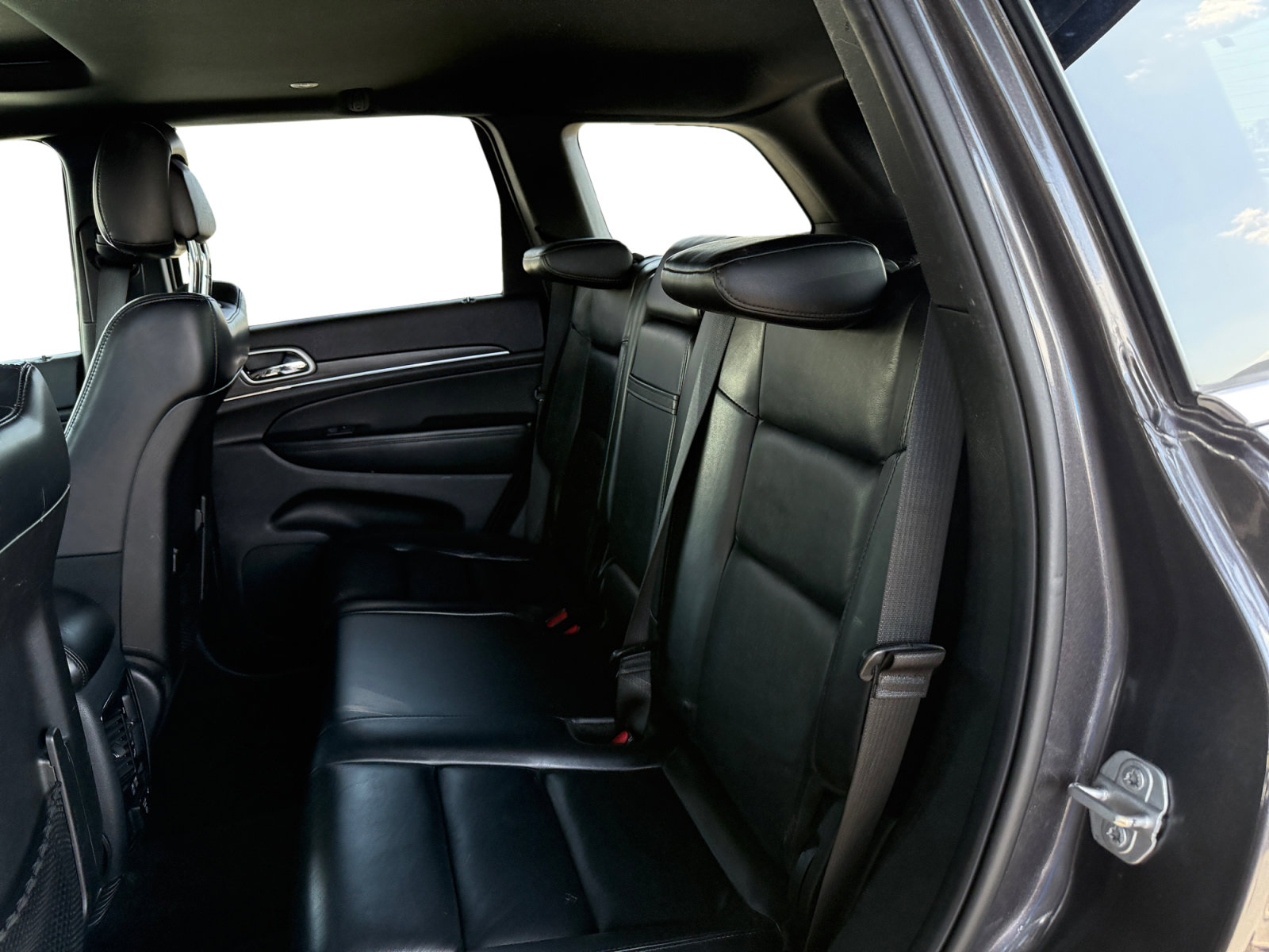 Used 2019 Jeep Grand Cherokee Limited RWD image 11